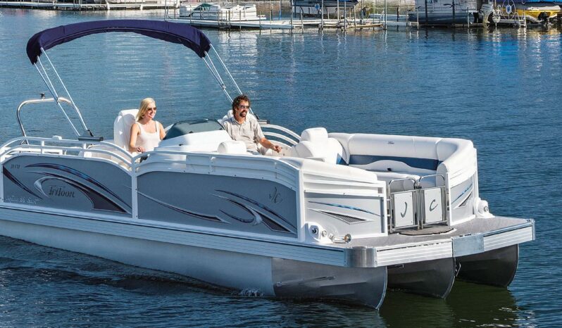 2024 JC Neptoon Sport TT 23’w/200 Mercury full