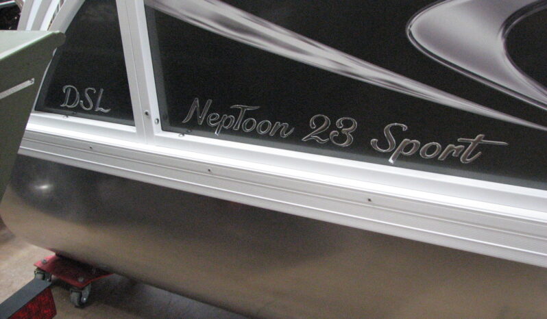 2024 JC Neptoon Sport TT 23’w/200 Mercury full