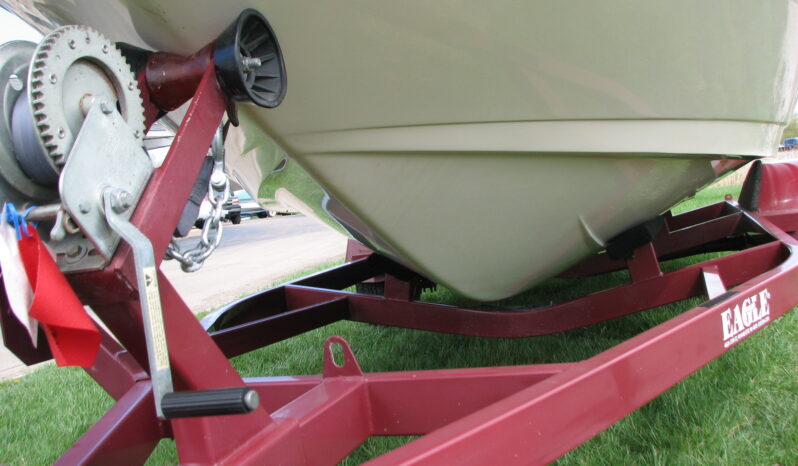 1999 Larson 20′ 206LXI with 5.0L Volvo full