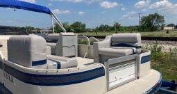1997 Crestliner Pontoon W/40HP Mercury