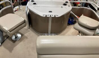 2014 SOUTH BAY W/15HP MERCURY full