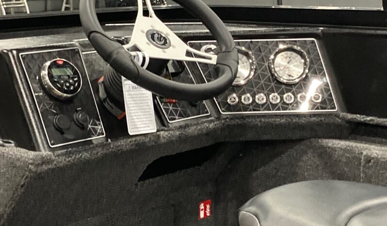 2026 Crestliner 1850 Fish Hawk W/ 150 HP Mercury full