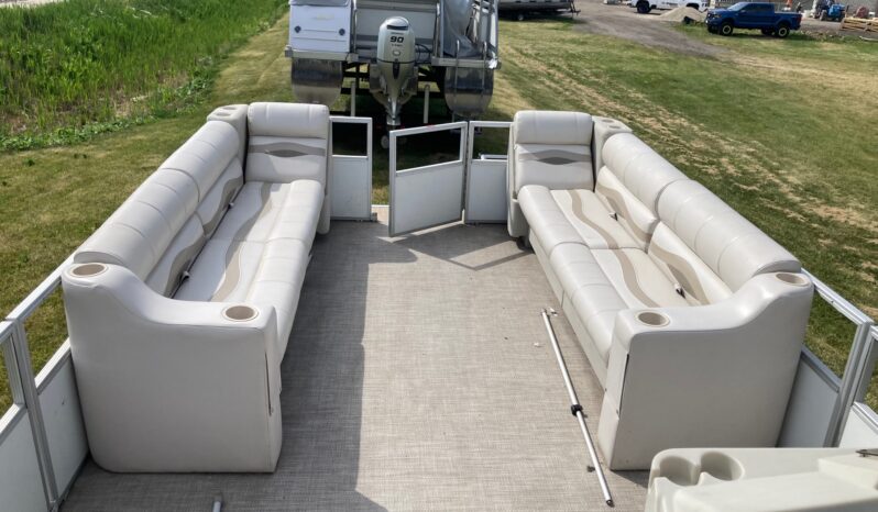 2007 Sunset Bay 23′ pontoon w/ 2015 Suzuki 90HP full